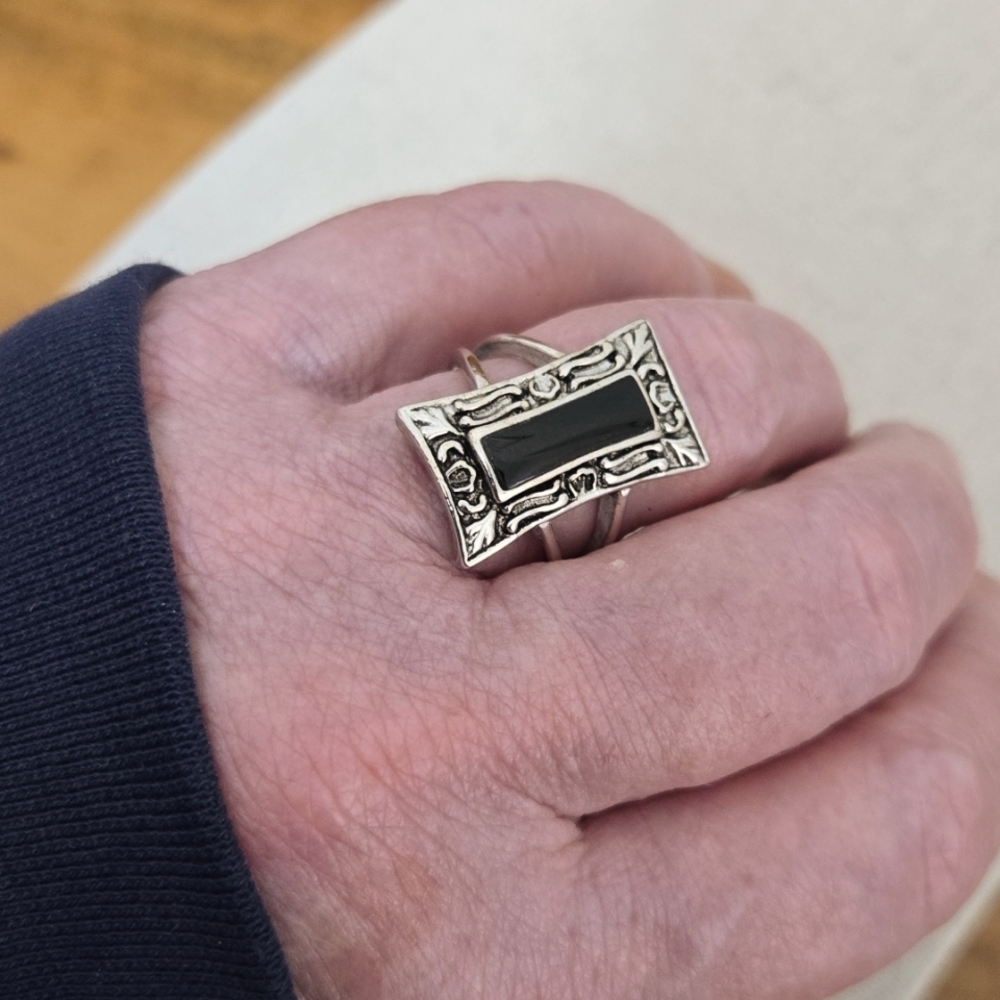 Silver & Black Rectangular Ring Made In Thailand - image 7